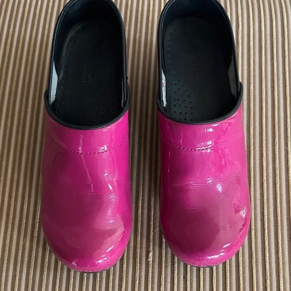Sanita Pink Women's Clogs - Picture 5 of 6